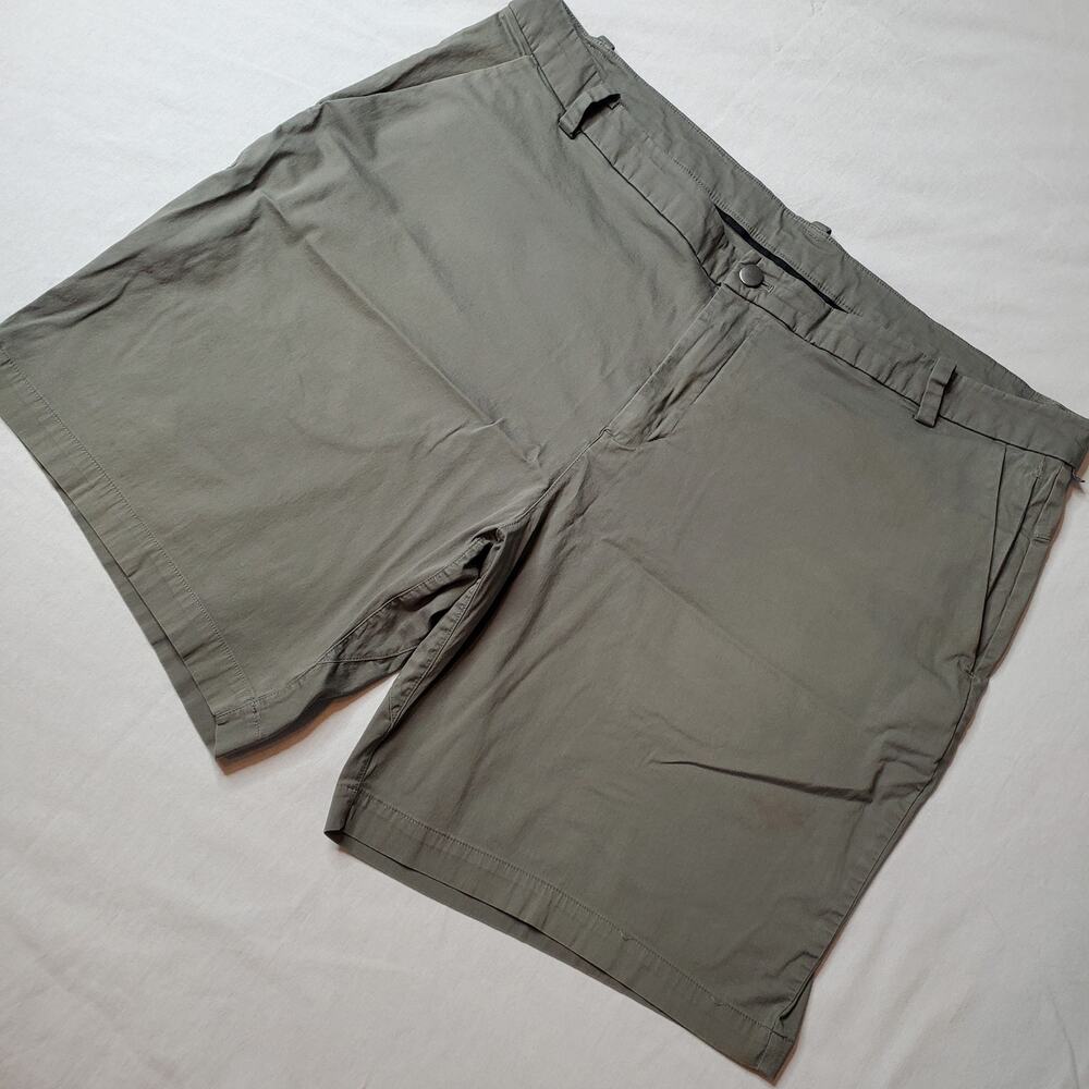 Lululemon Men's Size 40 Commission Short Slim Chino 9" Olive Green